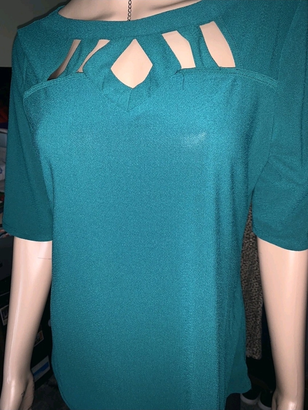 Cutout Neck Short Sleeve Top in Teal